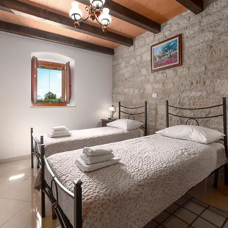 Krculi By Briskva Žminj