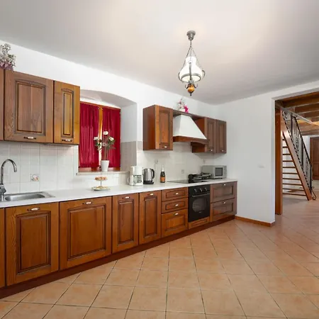 Krculi By Briskva ヴィラ